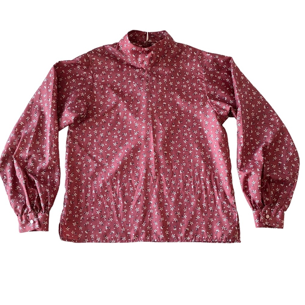 Beautiful handmade 70s floral blouse, estimated size small/medium